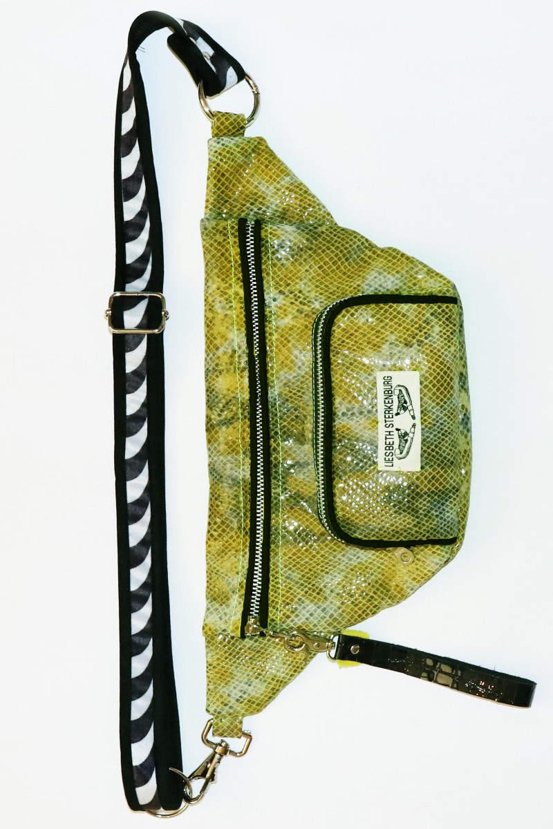 NEWSTREET GREEN BLACK SNAKE FANNYPACK Liesbeth Sterkenburg