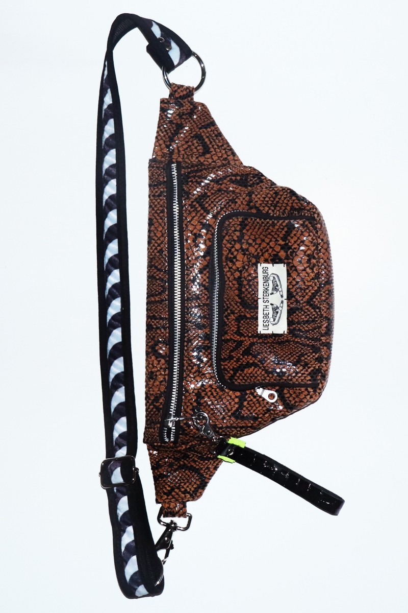 NEWSTREET BROWN SNAKE FANNYPACK - Liesbeth Sterkenburg